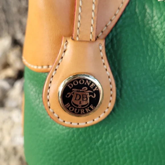 ‼️SOLD‼️ Vintage Dooney & Bourke AWL2 Grass Green Slouch Bag - Picture 8 of 12